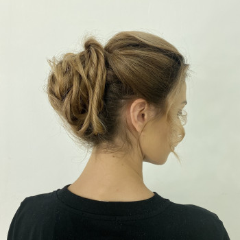 Пучок на длинные волосы