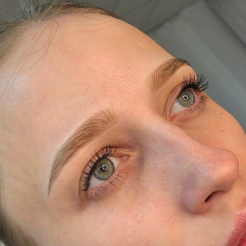 Окрашивание и коррекция бровей