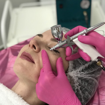 Безін'єкційна мезотерапія ( апаратне насичення шкіри вітамін