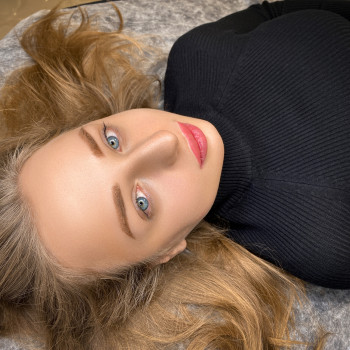 Пудровые Брови
                    Майстер перманентного макіяжу Ксения Кобылянская Київ