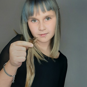 Юні дівчата ось так змінюють стиль, фото - салон краси Майя