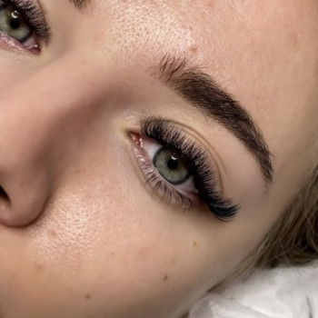 Наращивание ресниц
                    Косметолог Мария Київ