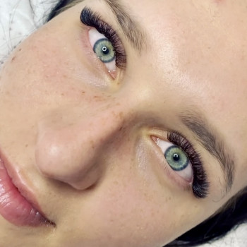 Наращивание ресниц
                    Косметолог Мария Київ