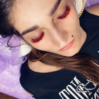 Наращивание ресниц
                    Косметолог Мария Київ