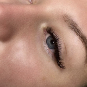 Наращивание ресниц
                    Косметолог Мария Київ