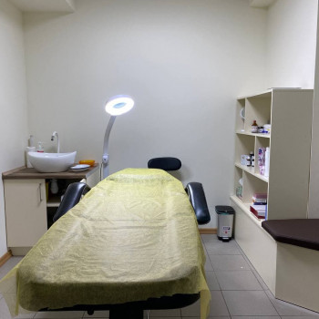 Аренда рабочего места для визажиста
                    Косметологічний центр M-Cosmetics Черкаси