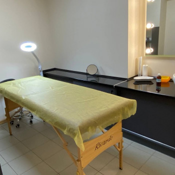 Аренда рабочего места для визажиста
                    Косметологічний центр M-Cosmetics Черкаси