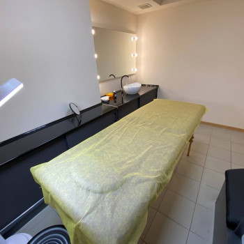 Аренда рабочего места для визажиста
                    Косметологічний центр M-Cosmetics Черкаси