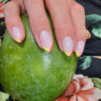 французский маникюр, желтый маникюр, цветной маникюр