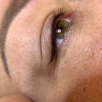 Стрелочка с растушёвкой
                    Мастер перманентного макияжа Виктория Киев