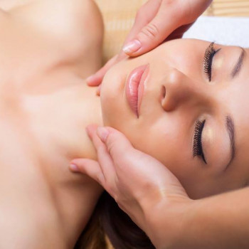 Испанский массаж лица, шеи и декольте