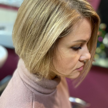 Стрижки жіночі/кінчики
                    Салон красоты Blackberry Киев