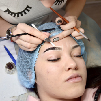 Наращивание ресниц
                    Лешмейкер Анна Одеса