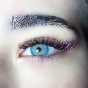 Наращивание 4 д + декорирование цветными ресницами