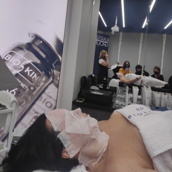 Тонізація дегідратованої шкіри