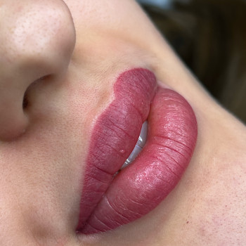 Перманентный макияж губ