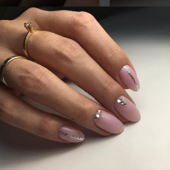 Аппаратный маникюр, с покрытием и без
                    Мастер маникюра Мария Винница