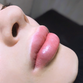 Татуаж губ перманентный макияж, фото - Салон красоты Sweet Bar