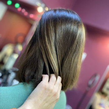 Складне або однотонне фарбування/висвітлення волосся/фарбування сивини
                    Салон красоты Blackberry Киев