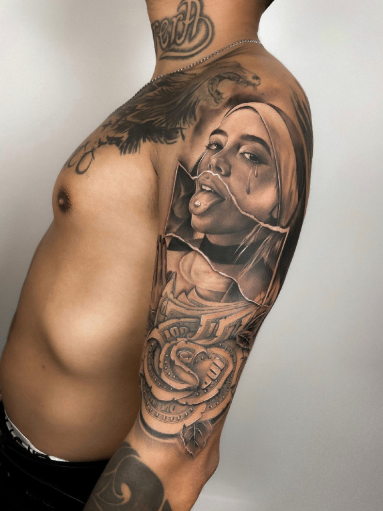 Мастер Ярослав Сделали за 2 сеанса 250$\сеанс, фото - Тату салон RAZOM Tattoo Studio