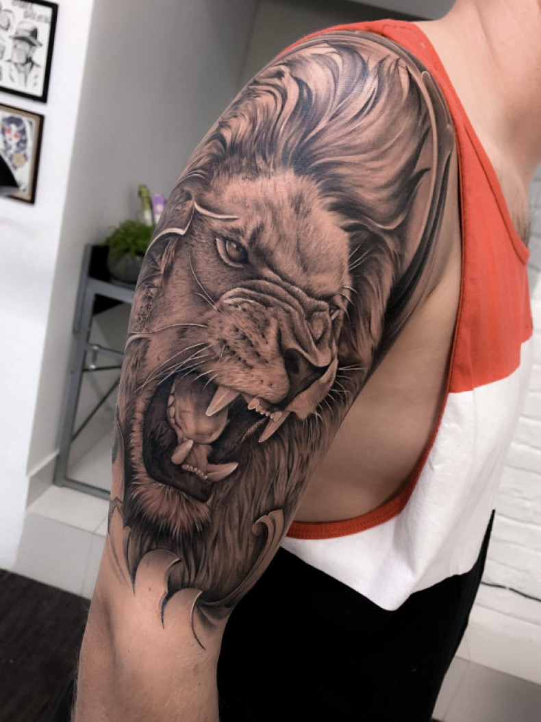 Мастер Ярослав Сделали за 2 сеанса 250$\сеанс, фото - Тату салон RAZOM Tattoo Studio