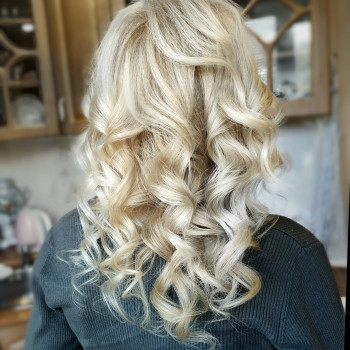 Накрутка волос
                    Визажист Анна Запорожье