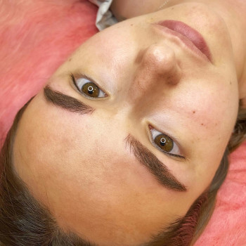 Перманентный макияж бровей, век
                    Мастер перманентного макияжа Валерия Николаев