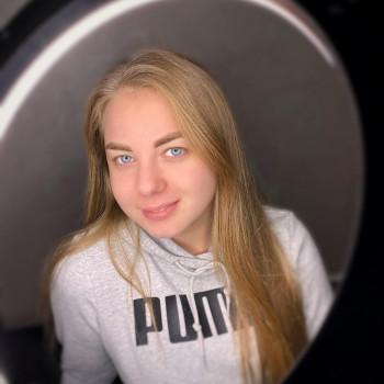 Юлия Омельченко, Вишневе Фото - 6