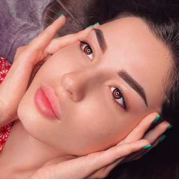 Перманентный макияж брови, веки, губы
                    Майстер перманентного макіяжу Оксана Кам'янське