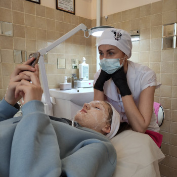 Учим геометрию вместе с юной клиенткой во время процедур ), фото - косметолог ВикторияВікторія Моцная