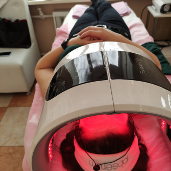 Стимулирующая LED – терапия, фото - косметолог ВикторияВікторія Моцная