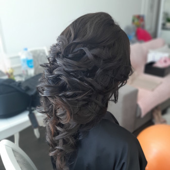 Вечерний макияж и причёска
                    Візажист Жанна Буча