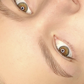 Підліткова корекція брів
Вартість процедури 199 грн
Тривал