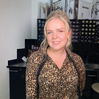 Макіяж випускний
Тривалість процедури 80 хв
Вартість від 5