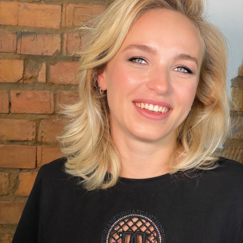 Макіяж вечірній
Тривалість процедури 80 хв
Вартість від 54