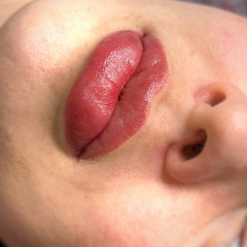 Акварельні губи
                    Мастер перманентного макияжа Юліана Ивано-Франковск