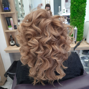 Сложное окрашивание
                    Парикмахер-стилист Екатерина Днепр