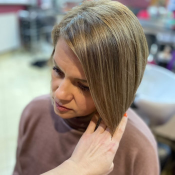 Стрижки жіночі/кінчики
                    Салон красоты Blackberry Киев