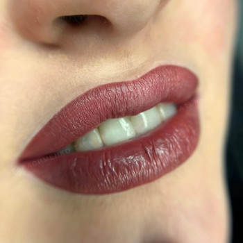 Губы сразу после процедуры в технике Velvet Lips