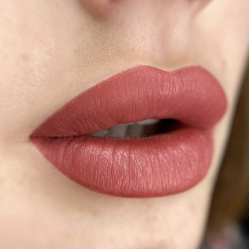 Губы сразу после процедуры в технике Velvet Lips