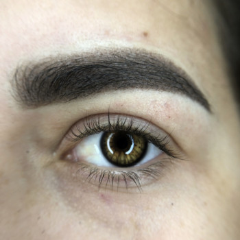 Брови в технике Air Shadow EyeBrow сразу после процедуры