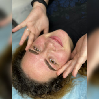 Брови в технике Air Shadow EyeBrows сразу после процедуры