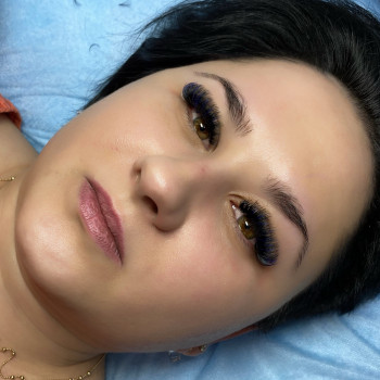 Наращивание ресниц
                    Лешмейкер Ляна Маріуполь