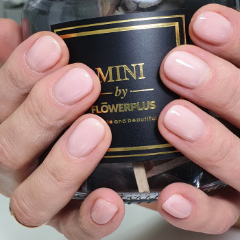 Классика- аппаратный маникюр и гель- лак