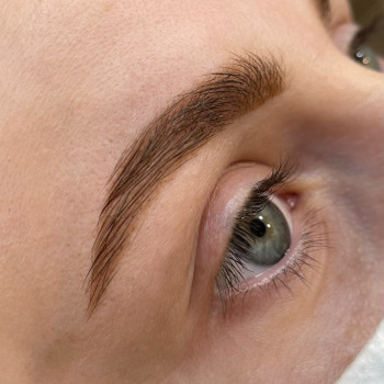 Коррекция и окрашивание бровей
                    Салон краси FoKs Одеса