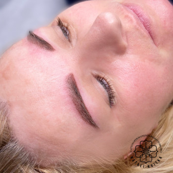 Перманентний макіяж брів
                    Мастер перманентного макияжа Наталія Львов