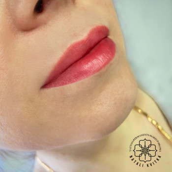 Пудрове напилення губ