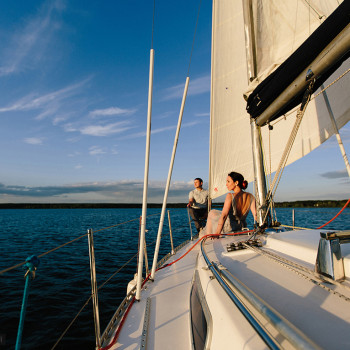Фотосесія на яхті лав сторі у воді, фото - Весільний фотограф Анна Шаульська