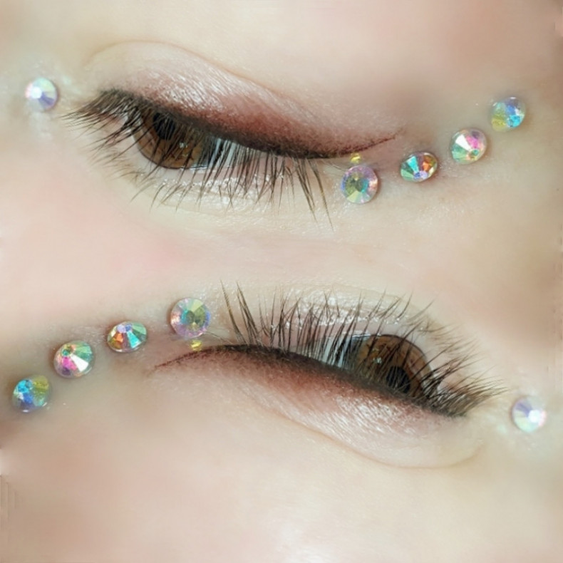 Стрелочка с напылением 
после незначительной корекции #стрелкасрастушовкой, фото - Майстер перманентного макіяжу Татьяна Титаренко