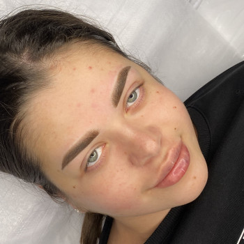 Пудровое напыление бровей
                    Мастер перманентного макияжа Дарина Днепр